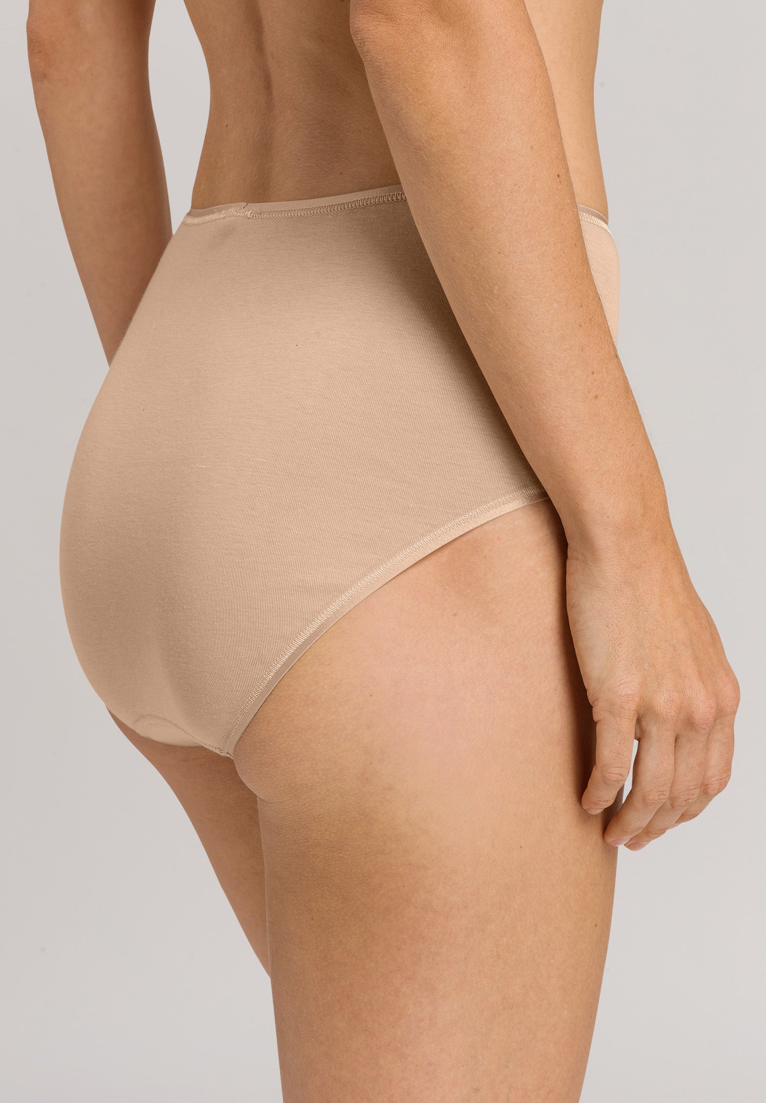 [drive:1JAFlyCgAZu4lhoN95Ey9mfgE2w-Ko1rQ:HANRO_B_070274_071625_4] S / Beige