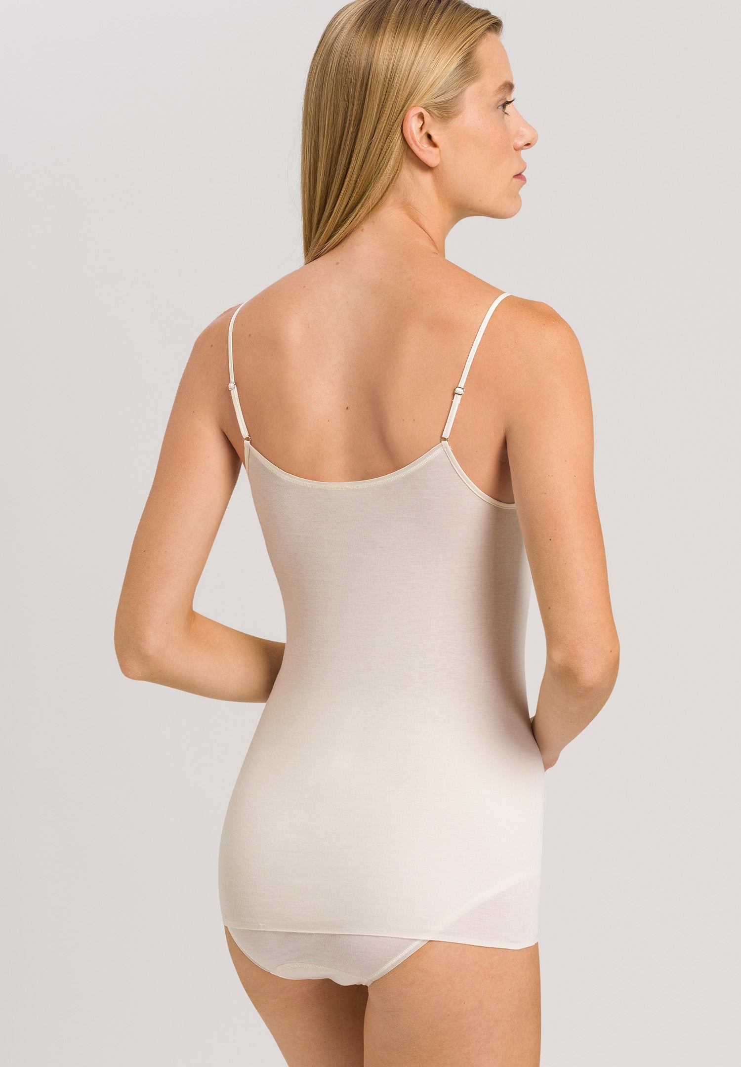 [drive:1TZNVihgHEmqveOcVWT-cSwUHqK7rD20u:HANRO_B_070116_071601_4] S / Pale Cream