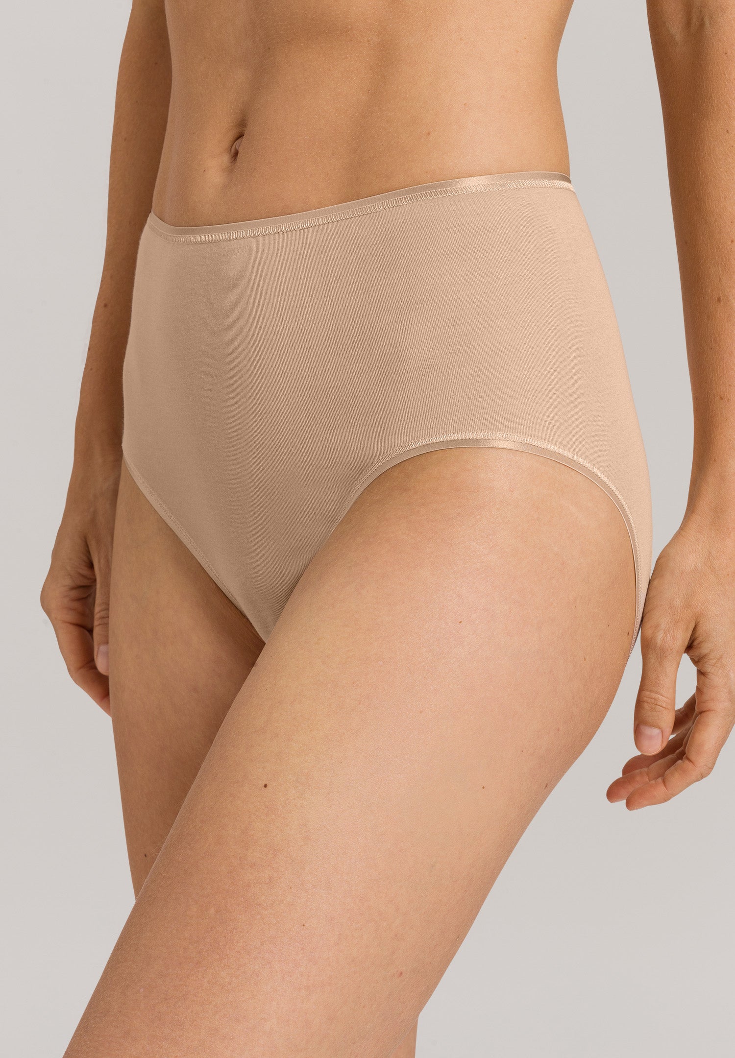 [drive:1Vvqn2YiRW0F8P4atPh-WXCC_gSmMMmPN:HANRO_B_070274_071625_3] S / Beige
