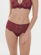 [drive:1vXZi0rodxga0doBDoRUviPKVWSabtSke:1_12V630_445_1] S / Spinel Red